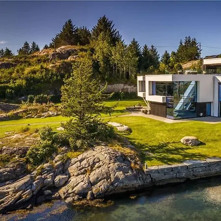 Unique By The Norwegian Coast. Private Holiday home Lokoy